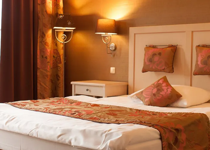Ampervilla Hotel 4*
