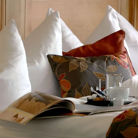 Ampervilla Hotell 4*