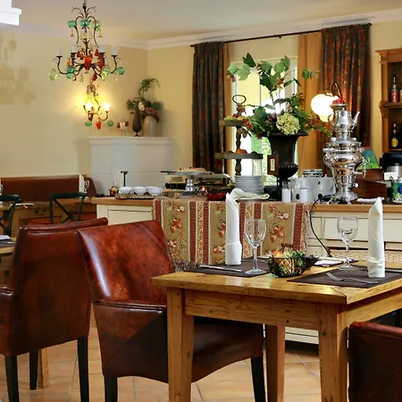 Ampervilla Hotell 4*
