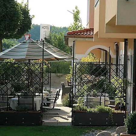 Ampervilla Hotel 4*