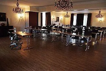 阿姆佩沃拉酒店 4*