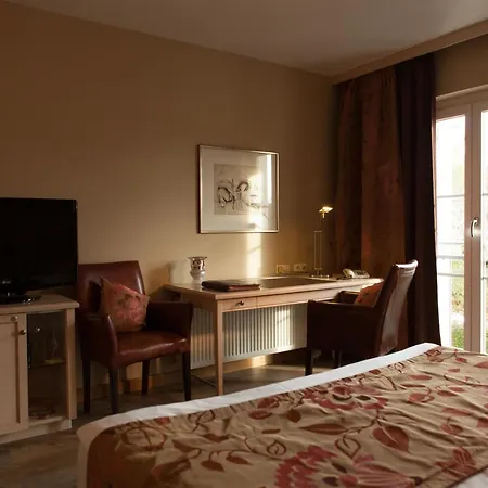 Ampervilla Hotel 4*
