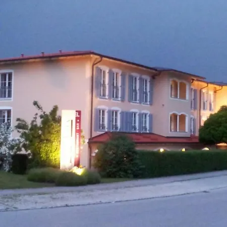 Ampervilla Hotel 4*