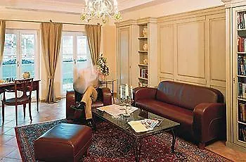 Ampervilla Szálloda